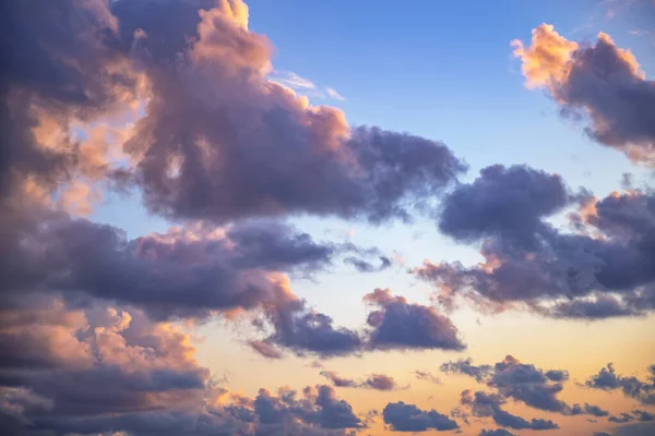 Хмарного неба фону — стокове фото