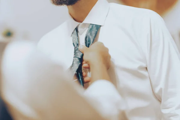 Closeup Photo Best Man Tying Grooms Tie Happy Wedding Day — Stock Photo, Image