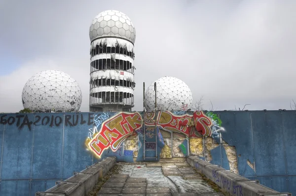 Terk edilmiş radar istasyonu teufelsberg Stok Resim