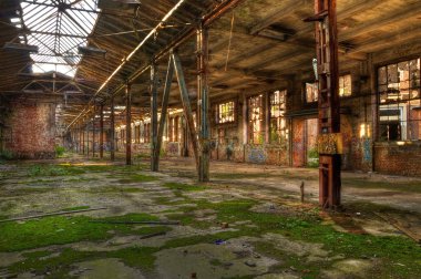 terk edilmiş fabrika binası, çeşitli görüntüleri mevcut