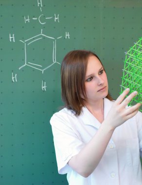 Öğrenci analysiert EIN molekül modeli