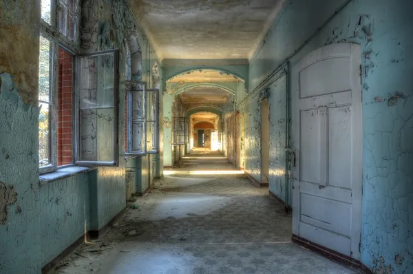 eski beelitz koridorunda