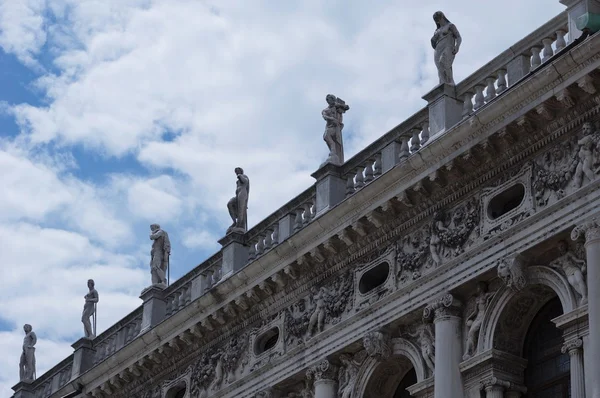 Ancient figures on a roof at St. Mark's Square — Stock Photo, Image