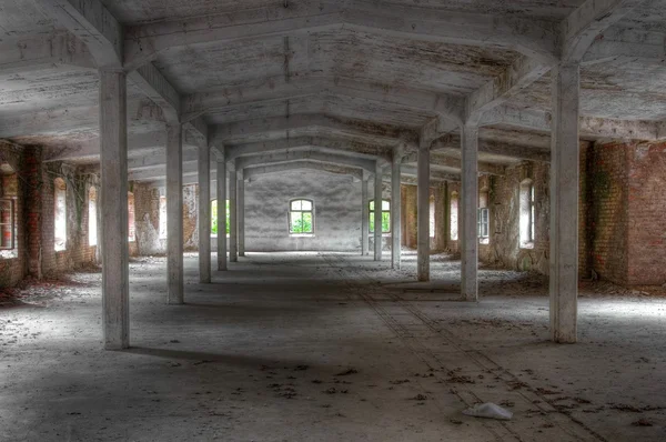 Armazém antigo abandonado — Fotografia de Stock