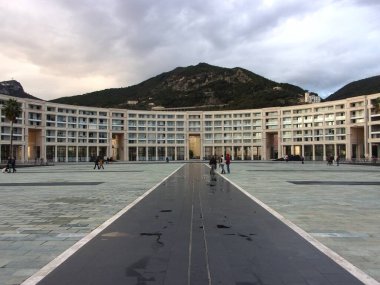 İtalya: Salerno şehir merkezindeki Özgürlük Meydanı manzarası, 12 Kasım 2021.