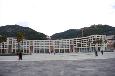 İtalya: Salerno şehir merkezindeki Özgürlük Meydanı manzarası, 12 Kasım 2021.