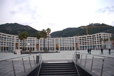 İtalya: Salerno şehir merkezindeki Özgürlük Meydanı manzarası, 12 Kasım 2021.