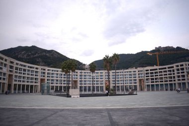 İtalya: Salerno şehir merkezindeki Özgürlük Meydanı manzarası, 12 Kasım 2021.