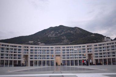 İtalya: Salerno şehir merkezindeki Özgürlük Meydanı manzarası, 12 Kasım 2021.