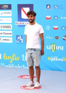 GIFFONI VALLE PIANA - 21 Temmuz 2021: Francesco Giommi Giffoni Film Festivali 50 Plus - 21 Temmuz 2021 tarihinde Giffoni Valle Piana, İtalya.