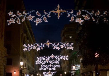 İtalya: Salerno 'daki Noel Ağacı manzarası, 8 Aralık 2021.