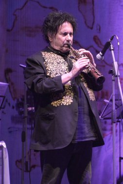 Enzo Avitabile, 10 Temmuz 2022 'de San Cipriano Picentino' da canlı performans sergiliyor..