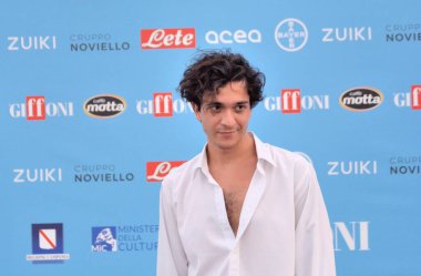 GIFFONI VALLE PIANA - 23 Temmuz 2022: Alberto Cotta Ramusino namı diğer Tananai Giffoni Film Festivali 2022 - 23 Temmuz 2022 tarihinde Giffoni Valle Piana, İtalya.