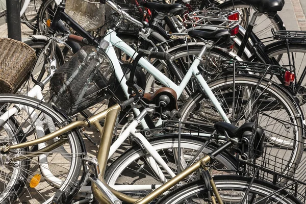Bicicletas abandonadas — Fotografia de Stock