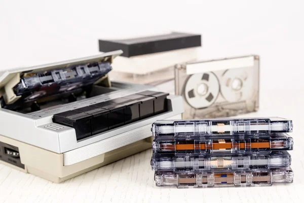 Compact cassettes en cassette speler — Stockfoto