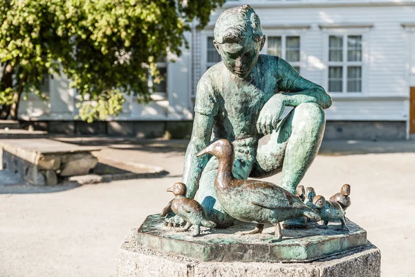 Skulptur? Andemor? i Stavanger — Stockfoto