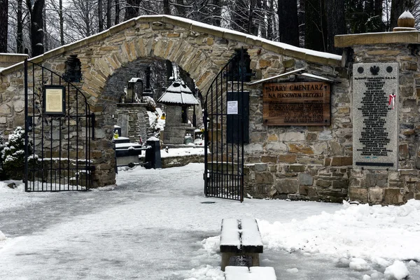 Puerta principal del antiguo cementerio de Zakopane — Foto de Stock