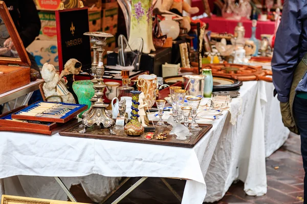 Mercado de antigüedades en Cours Saleya — Foto de Stock