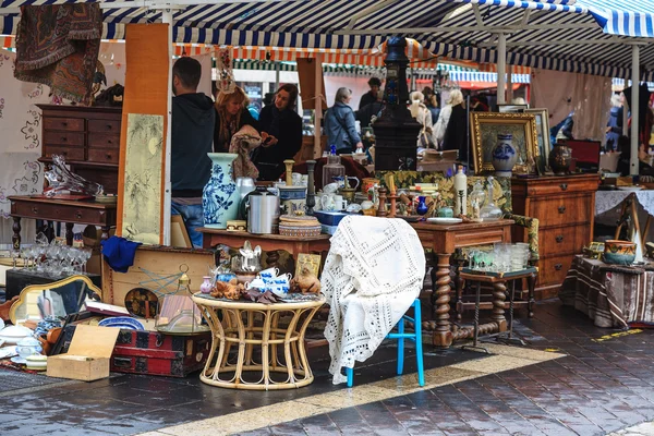 El mercado de antigüedades Cours Saleya — Foto de Stock