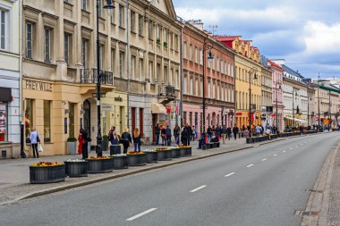 Nowy swiat Varşova sokak