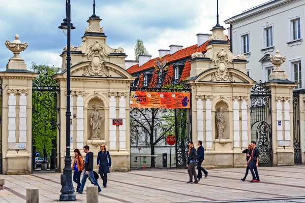 Bramy głównej Uniwersytetu Warszawskiego — Zdjęcie stockowe