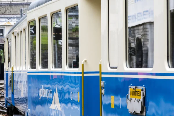 Montreux Oberland Bernois (MOB) comboio — Fotografia de Stock