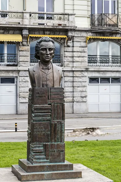 Estátua de Mihai Eminescu em Vevey, Suíça — Fotografia de Stock