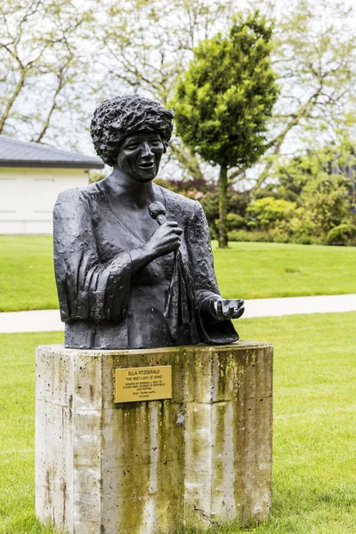 艾拉 · 菲茨杰拉德在蒙特勒到雕像 — 图库照片