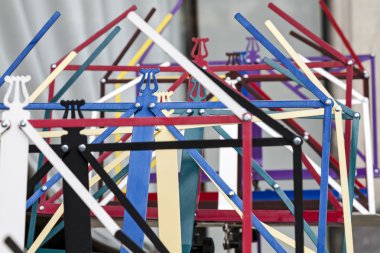 boş metal müzik standları