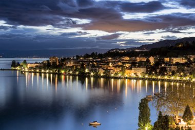 gece görüş binaların üzerinden montreux