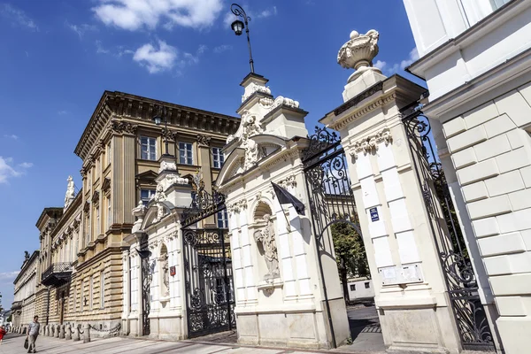 The main gate to the University of Warsaw — Stock Photo, Image