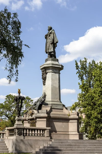 Adam mickiewicz-statyn — Stockfoto