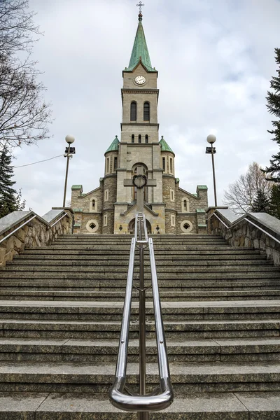 Escaleras a la iglesia de Najswietszej Rodziny en Zakopane — Foto de Stock