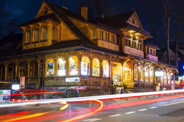 Villa slimak dříve zoska v noci v Zakopaném — Stock fotografie