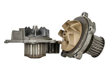 iki eski su pompaları