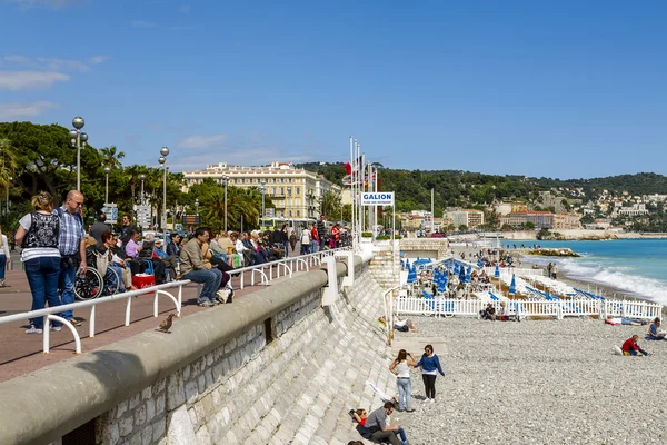 Descanse a lo largo de la costa de Niza — Foto de Stock