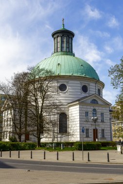 Varşova'daki kutsal teslis Kilisesi