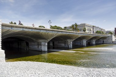 paillon Nehri akar su kemerleri dışında