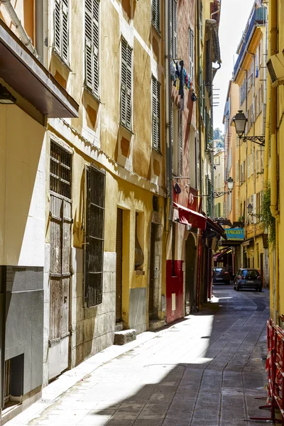 Narrow street, Vieille Ville, Nice, France — Stock Photo, Image