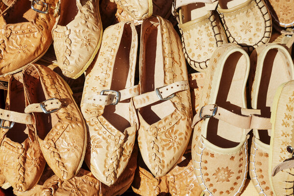 Обувь ручной работы из кожи
