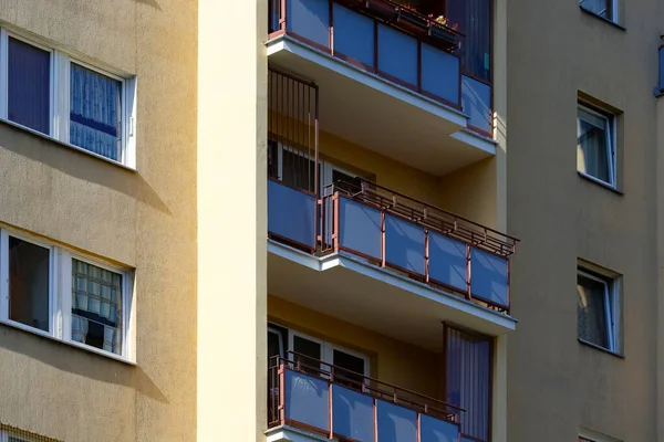 Varsóvia Polônia Outubro 2021 Fragmento Fachada Prédio Apartamentos Edifício Que — Fotografia de Stock