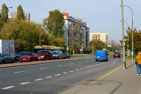 Warszawa Polen Oktober 2021 Det Liten Trafikstockning Den Breda Gatan — Stockfoto