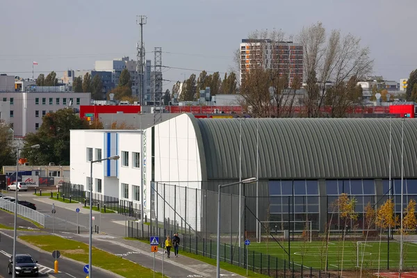 Varsovia Polonia Octubre 2021 Moderno Complejo Escolar Con Pabellón Deportivo — Foto de Stock