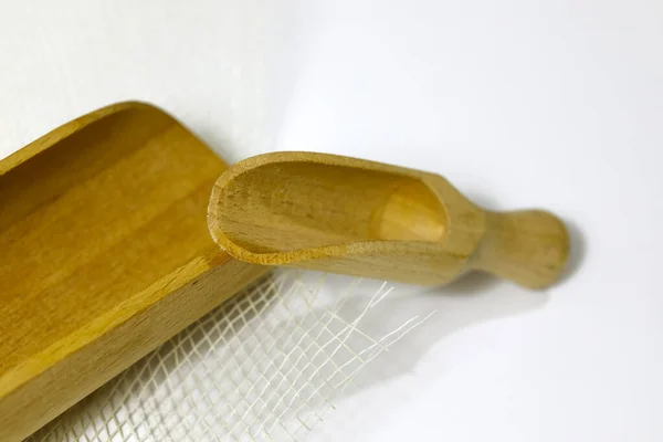 Two Wooden Scoops Placed Artificial Mesh — Stock Photo, Image