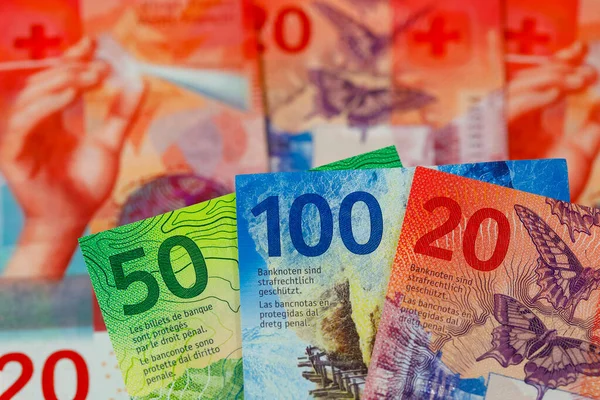 Birbirlerinin Yanına Yerleştirilmiş Bir Grup Sviçre Frangı Farklı Değerlerde Banknotlar — Stok fotoğraf