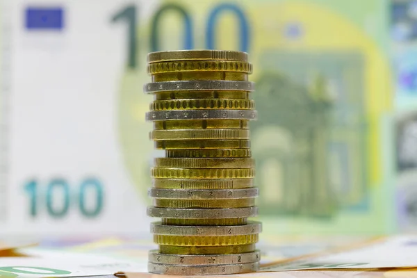 Tas Pièces Euros Placées Sur Fond Billets Monnaie Euro — Photo