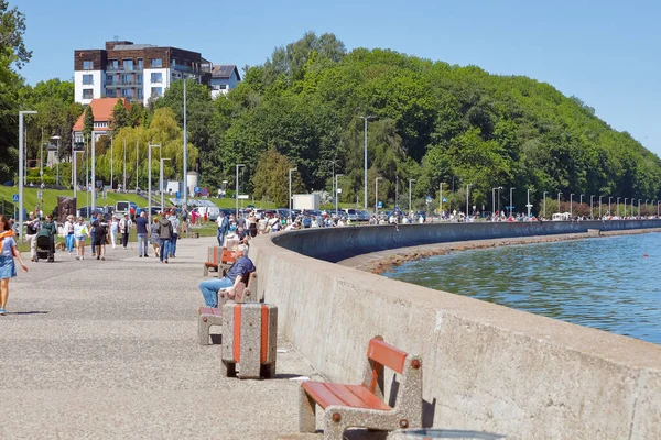 Gdyně Polsko Června 2022 Široká Promenáda Oddělená Gdaňského Zálivu Betonovou — Stock fotografie