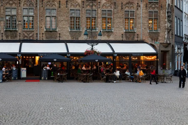 Bruges Belgium September 2022 Outdoor Restaurant White Sliding Roof Next — Stock Photo, Image