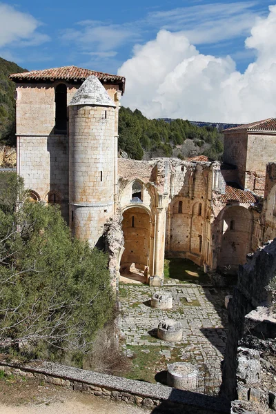 Die Ruinen der Kirche von San Pedro de Arlanza in der Provinz Arlanza — Stockfoto
