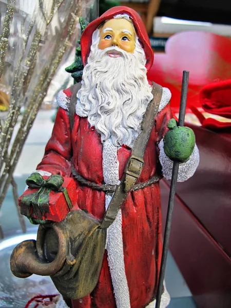 남자가 크리스마스에 산타 클로스 — 스톡 사진